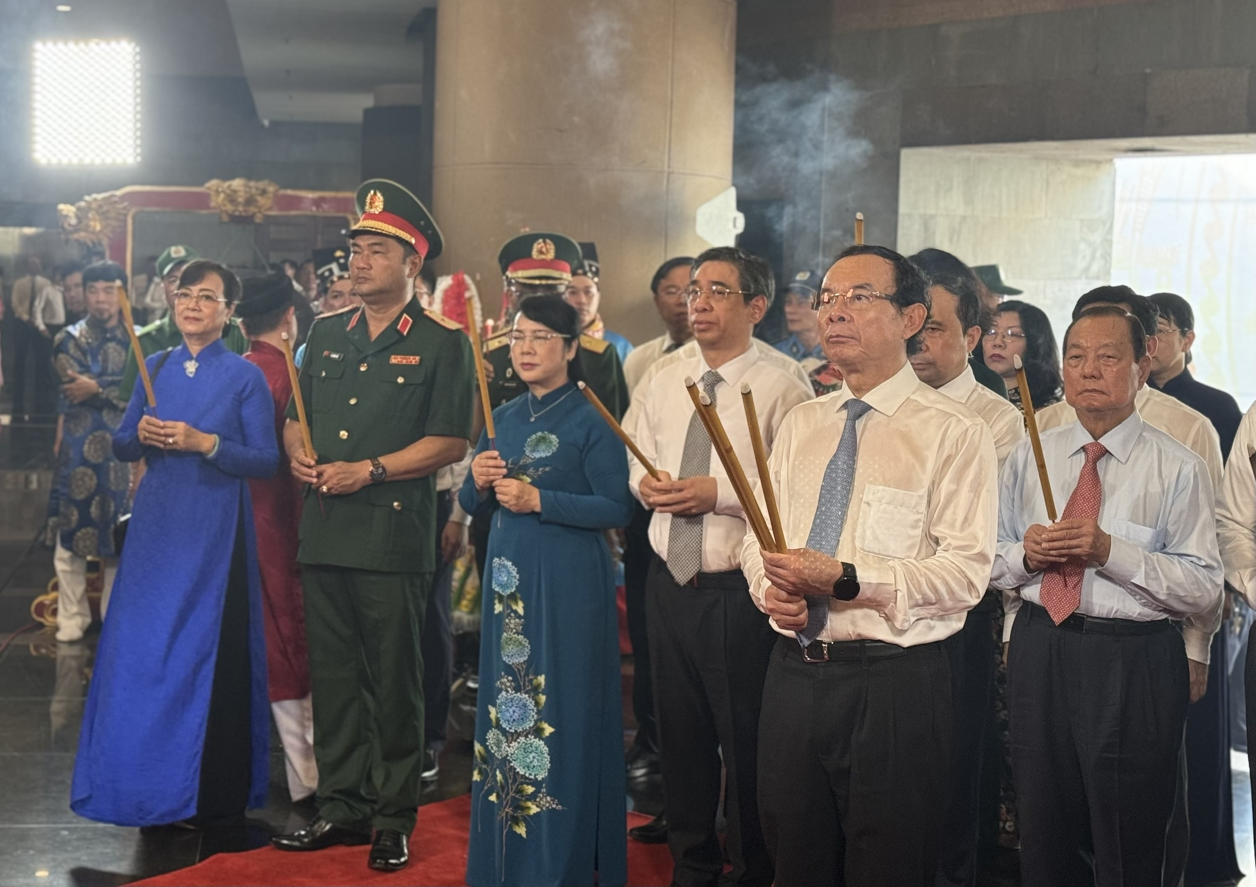 Lãnh đạo TP. Hồ Chí Minh tham dự Lễ Tưởng niệm các Vua Hùng.